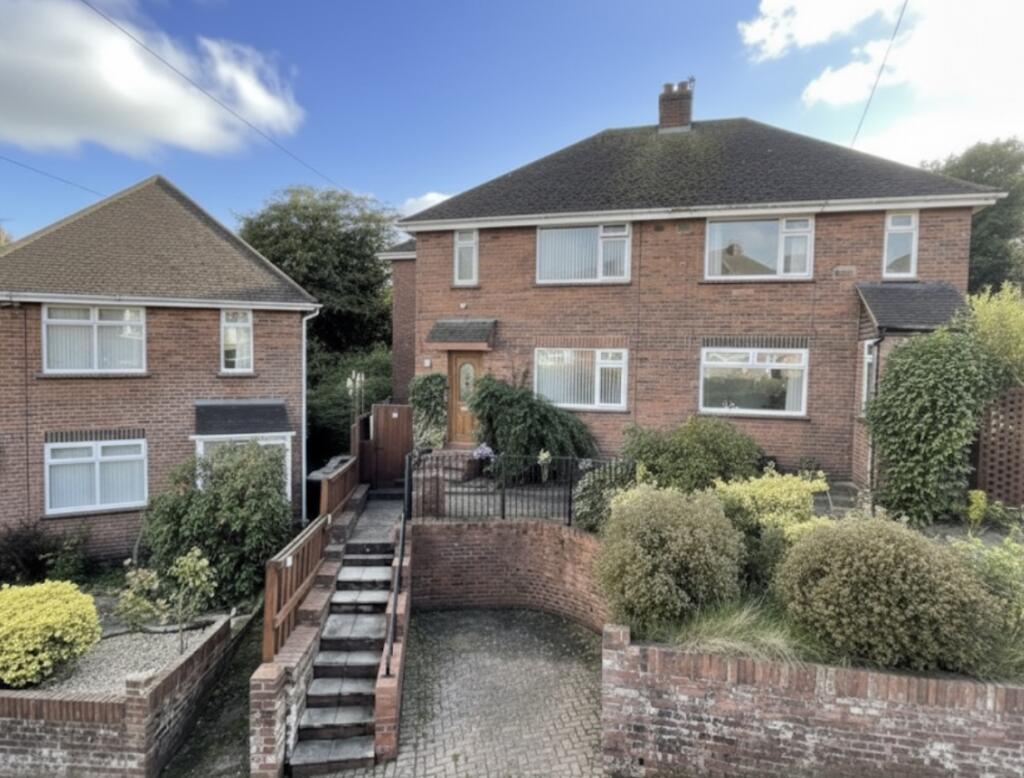 4-bed semi-detached on Broadway Hill, St Thomas, EX2, £365,000