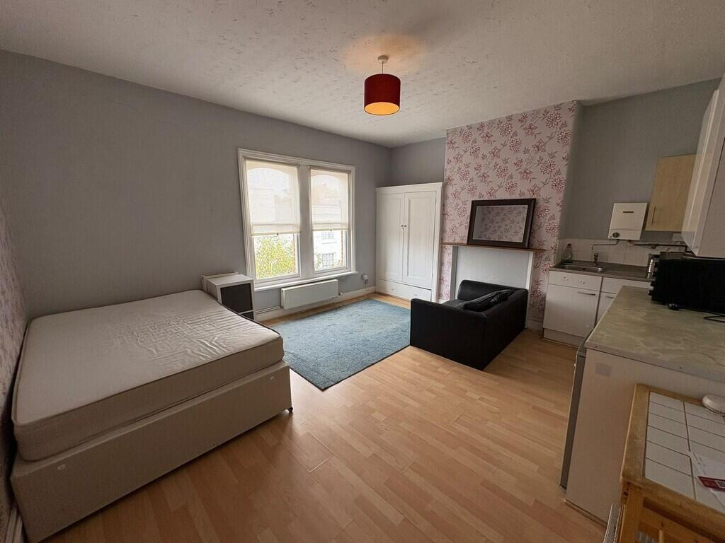 House in Portsmouth - View 2