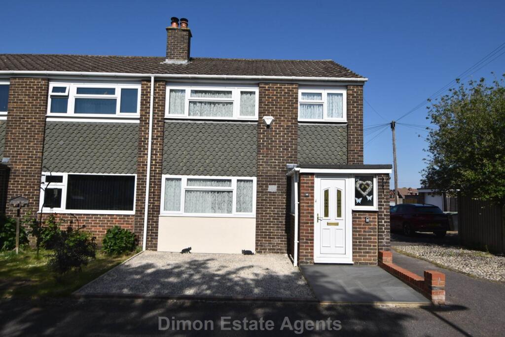 3-bed terraced on Long Drive, Gosport, £260,000