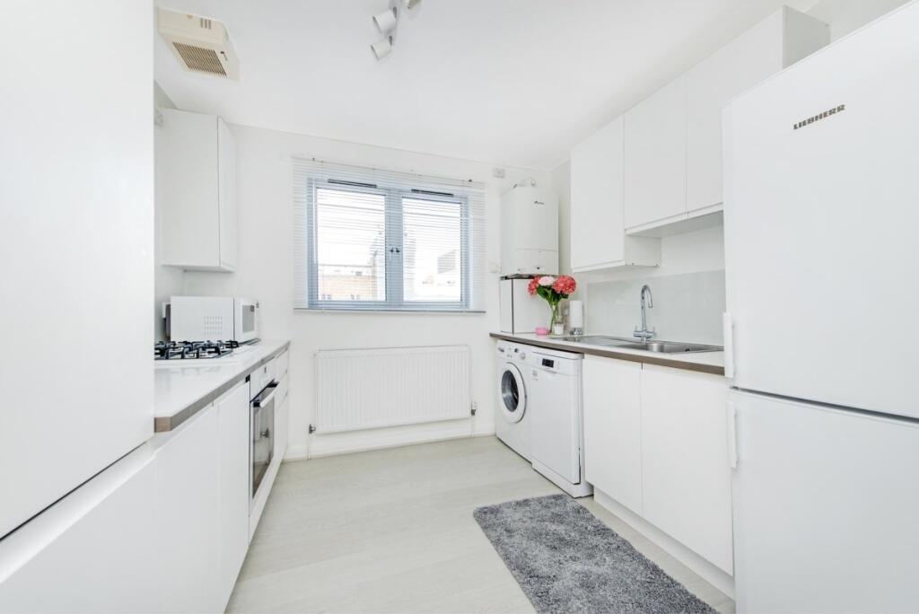Apartment in London, London Borough of Hackney - View 5