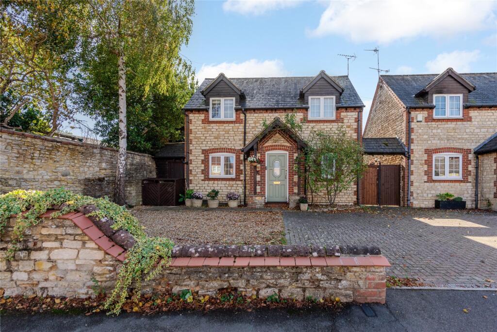 2-bed detached on High Street, Potterspury, Towcester, Northamptonshire, NN12, £390,000