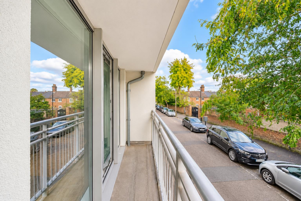 House in London, Mortlake - View 5