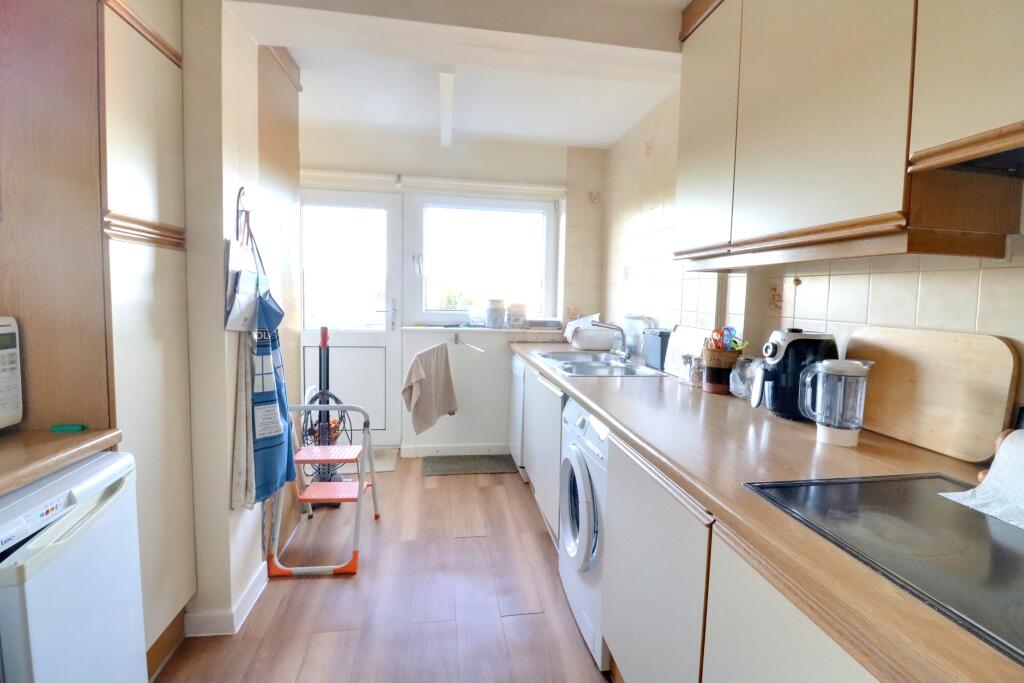 House in Havant, Hampshire - View 4