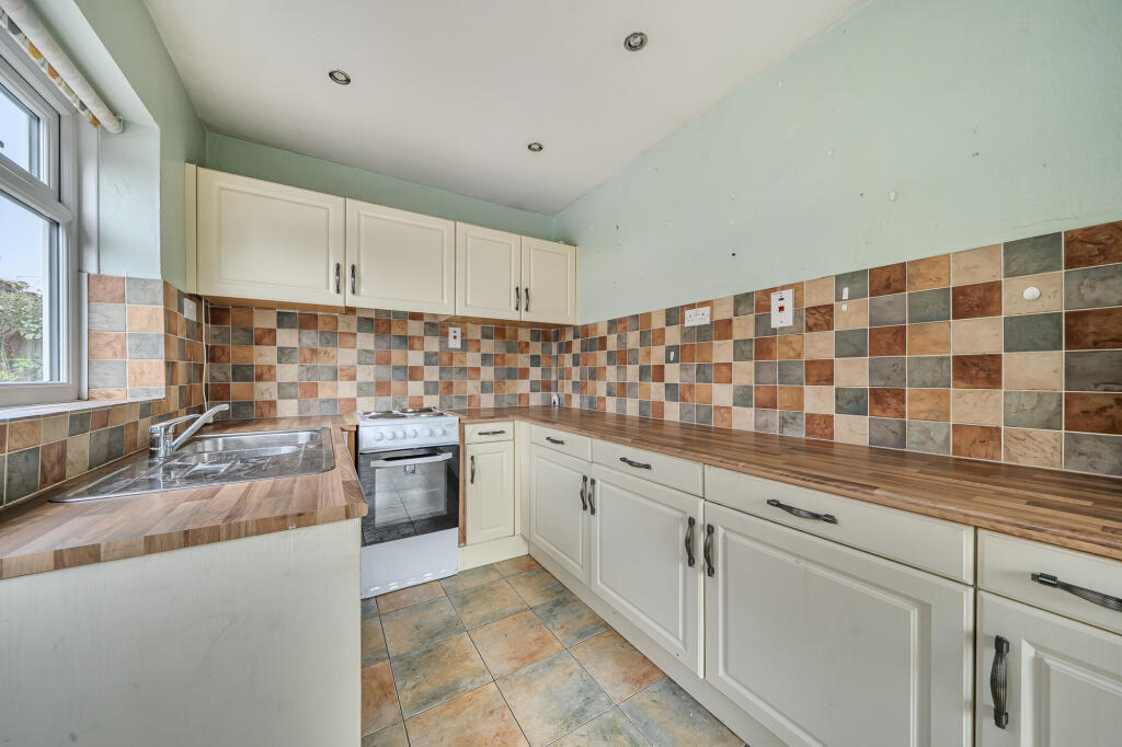 House in Stratford-on-Avon, Wellesbourne CP - View 3
