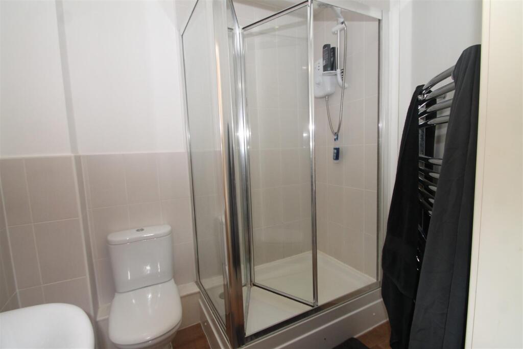 Apartment in Birmingham, West Midlands - View 4