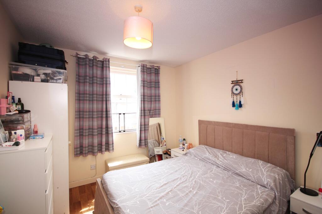 Apartment in London - View 5