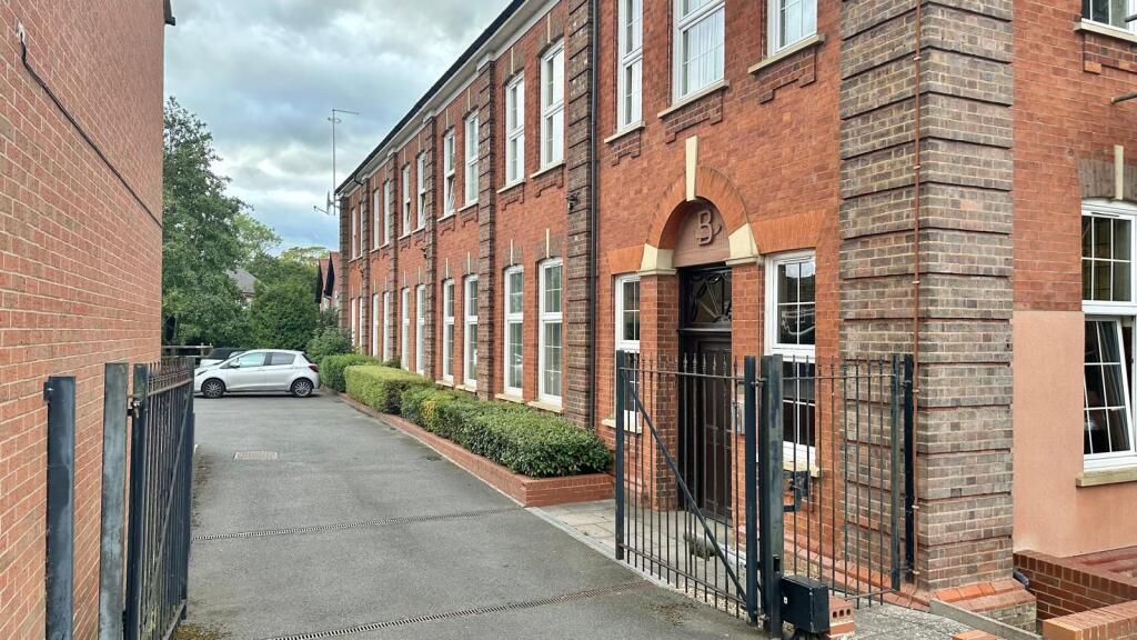 Main image of property: Bluemels Drive, Wolston, Coventry, CV8 3LN