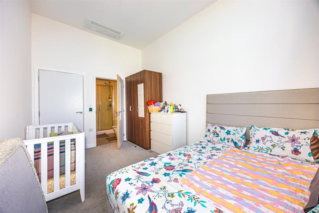 Carnation Gardens, Hayes, UB3 - View 6