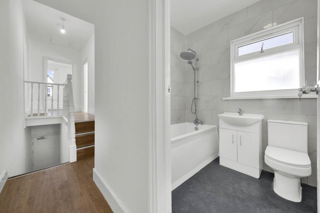 Apartment in London, Temple Mills, Leytonstone - More