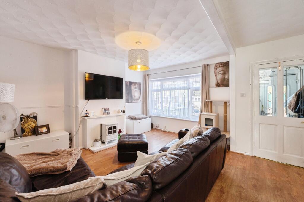 House in Grays, Little Thurrock - View 5