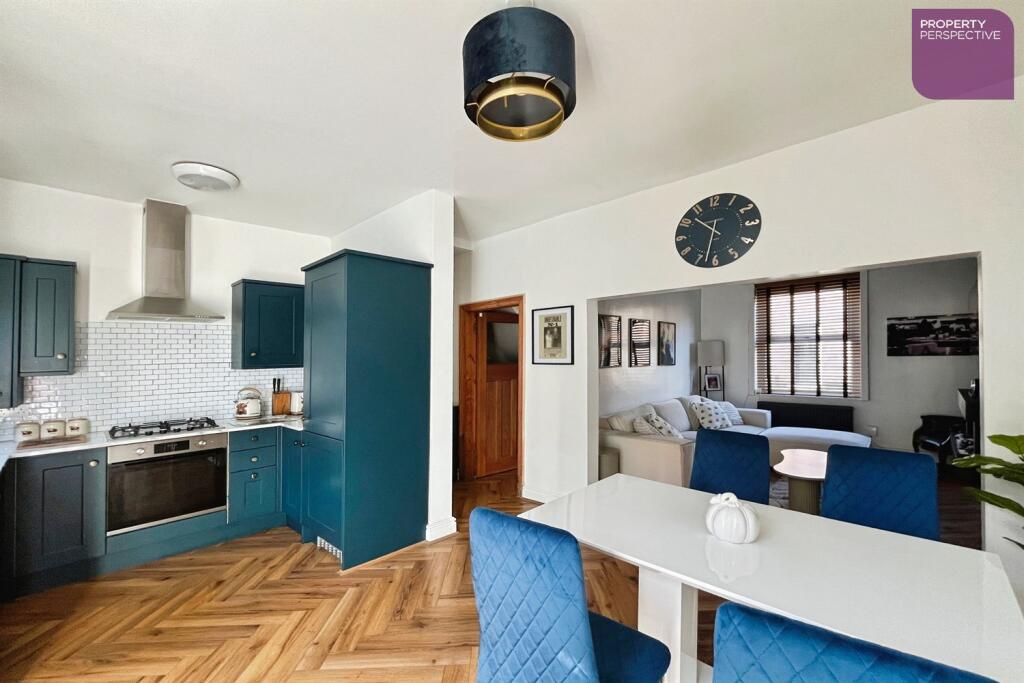Meredith Street, L19 photo 4