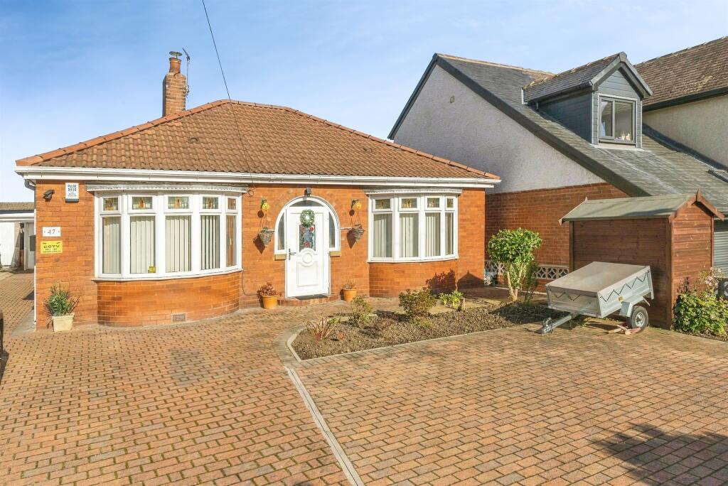 3-bed detached on Broadowler Lane, Ossett, £420,000