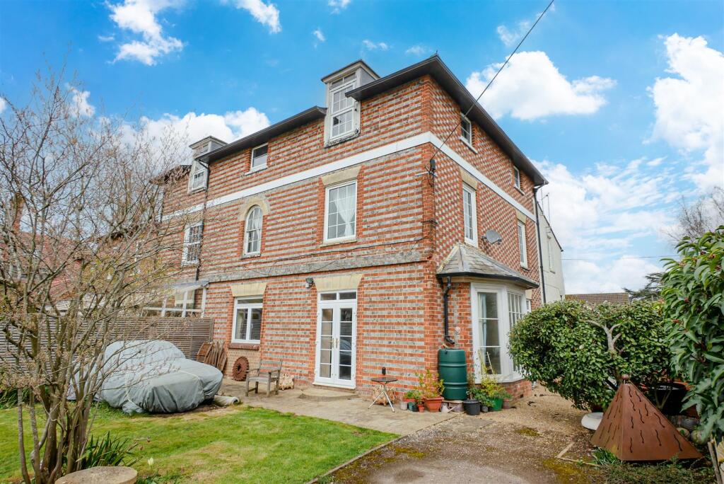 Main image of property: Thame Road, Warborough