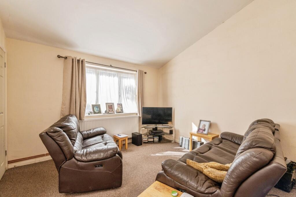 House in Southend-on-Sea - View 3