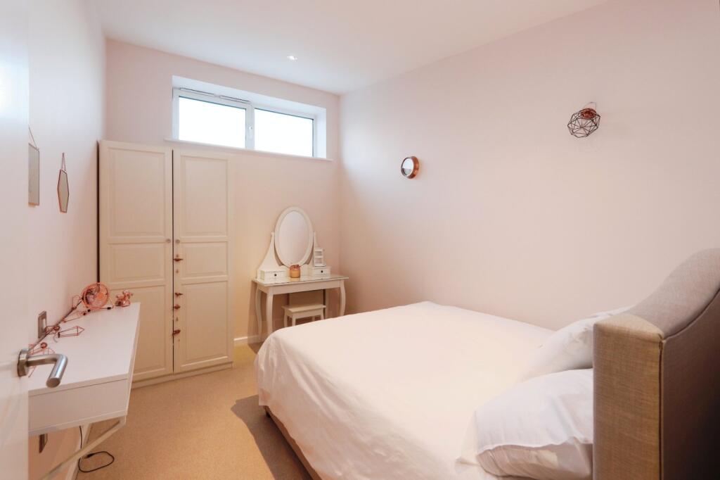 Apartment in Sheffield, South Yorkshire - More