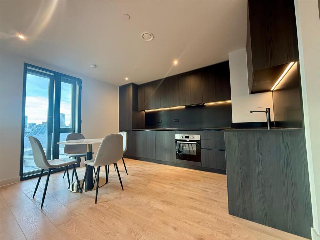 Apartment in Manchester - More