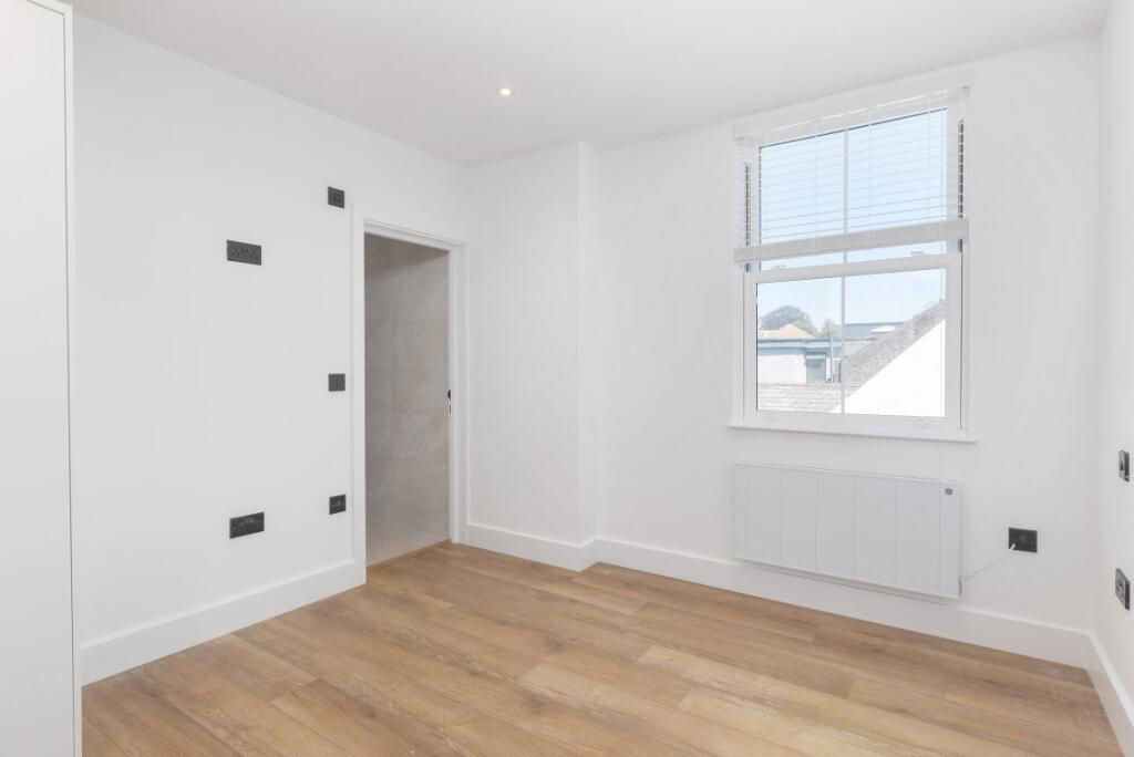 Apartment in Tonbridge - View 5