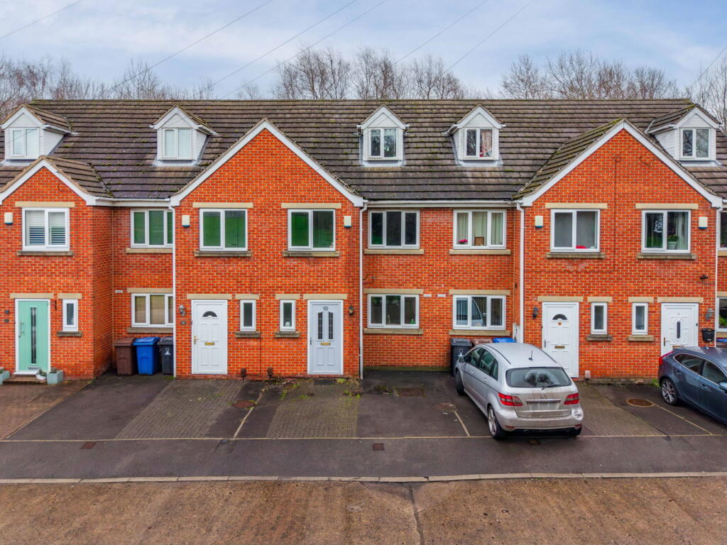 3-bed house on Jacques Place, Barnsley, S71 5RE, £165,000