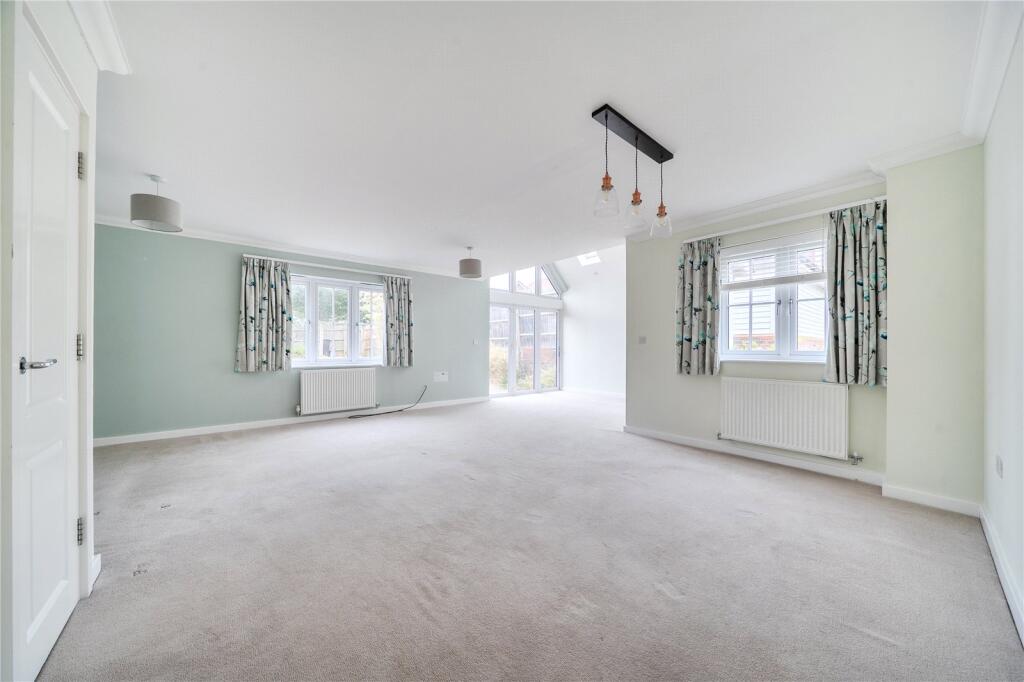 House in Rother, Etchingham - More