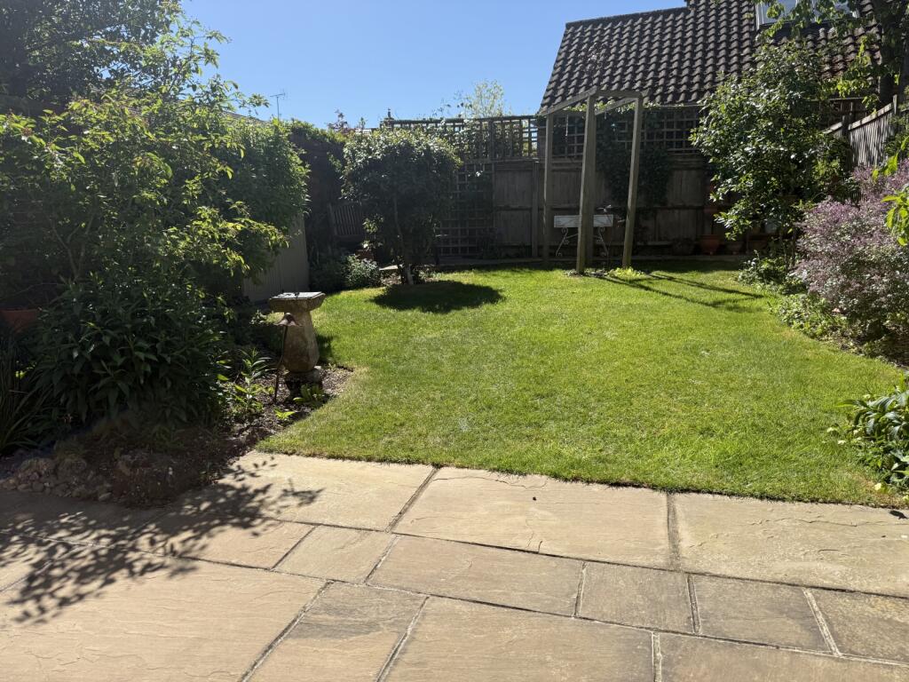 Periam Close, Henley-On-Thames, Oxfordshire, RG9 - View 3