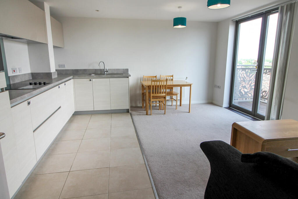 Apartment in London, Custom House, Canning Town - View 2