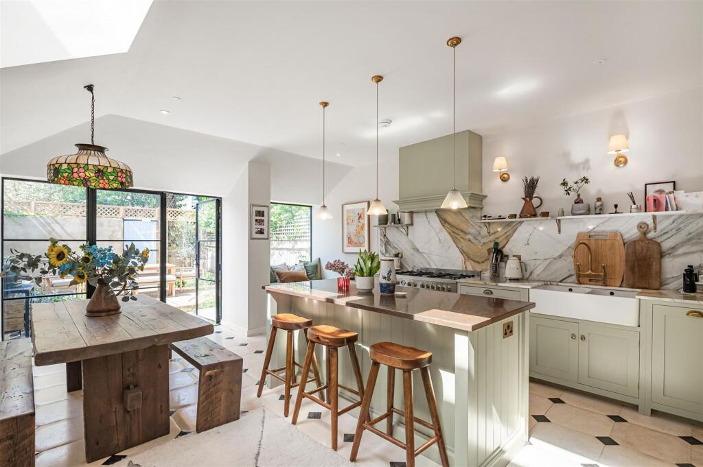 Main image of property: First Avenue, SW14