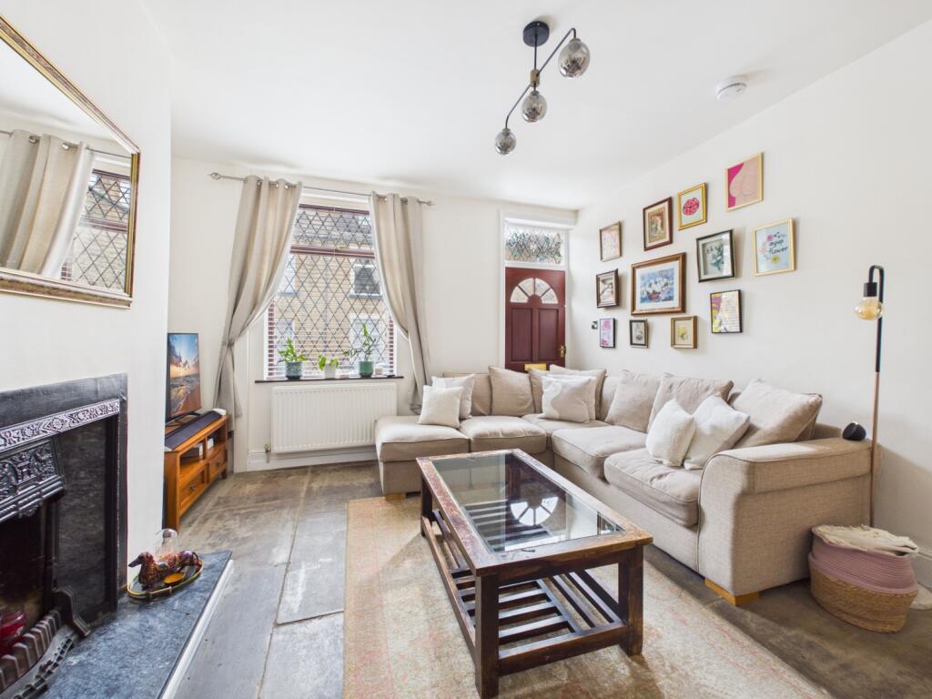 House in Wakefield - View 5
