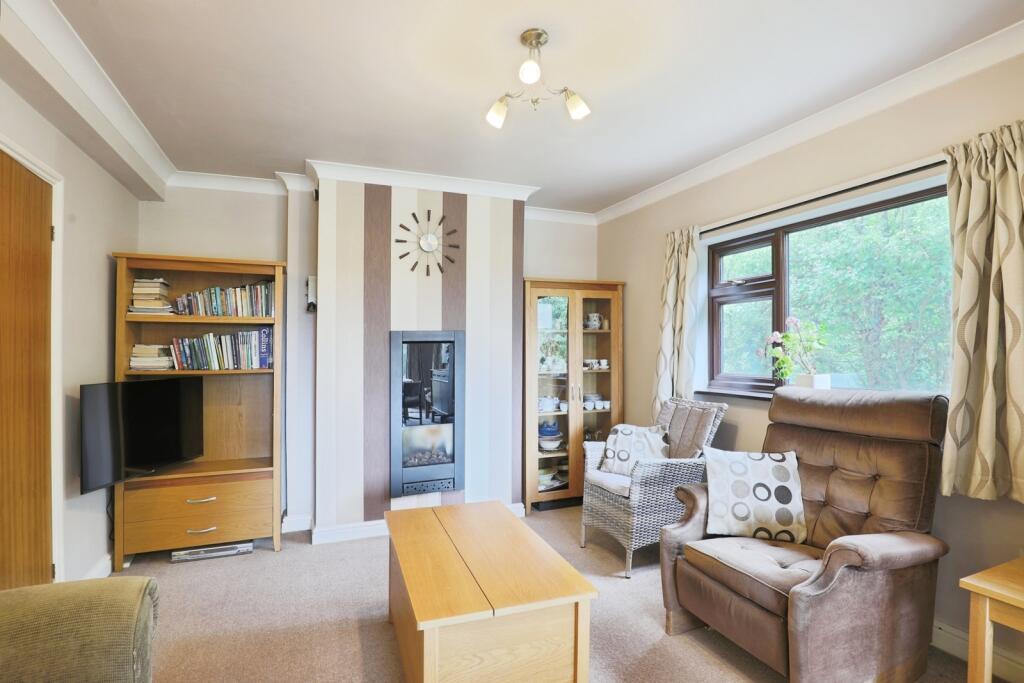 Evesham Road, Broadway, Worcestershire, WR12 photo 2