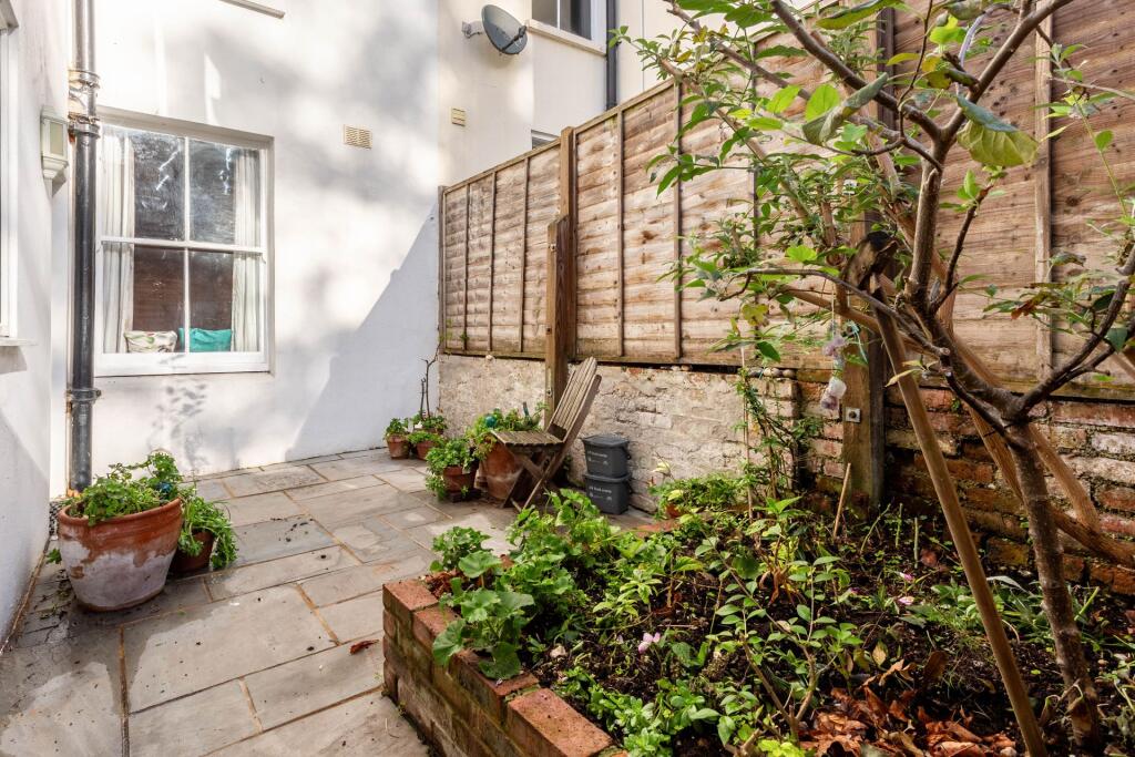 Apartment in Brighton - View 5