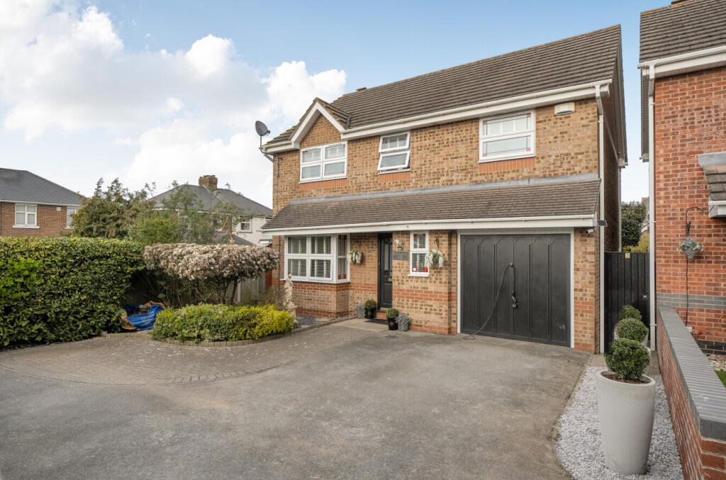 4-bed detached on Hatherall Close, Stratton St. Margaret, Swindon, SN3, £450,000