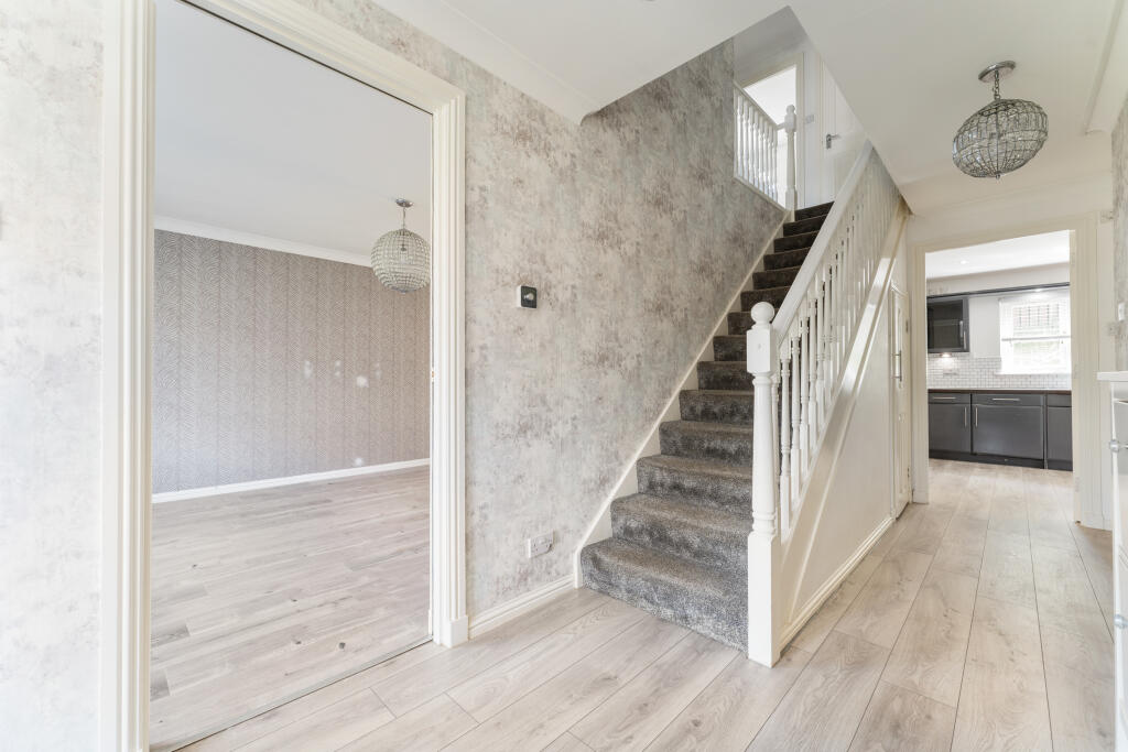 Bellcote Place, Carrickstone, Cumbernauld, North Lanarkshire photo 4