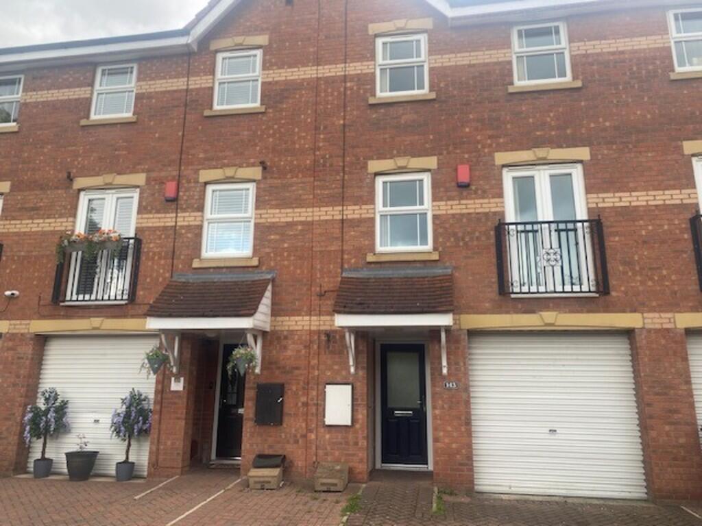 Main image of property: Rotherham Road, Dinnington, S25 3RG