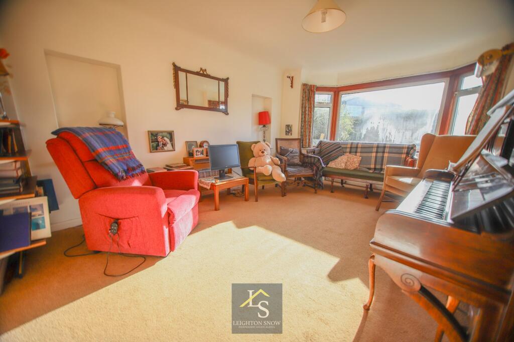 Vicarage Avenue, Cheadle Hulme, SK8 photo 4
