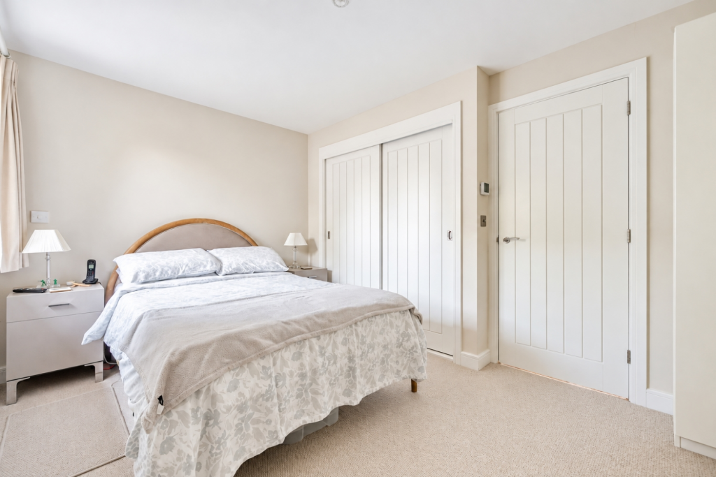 House in Guildford - View 5