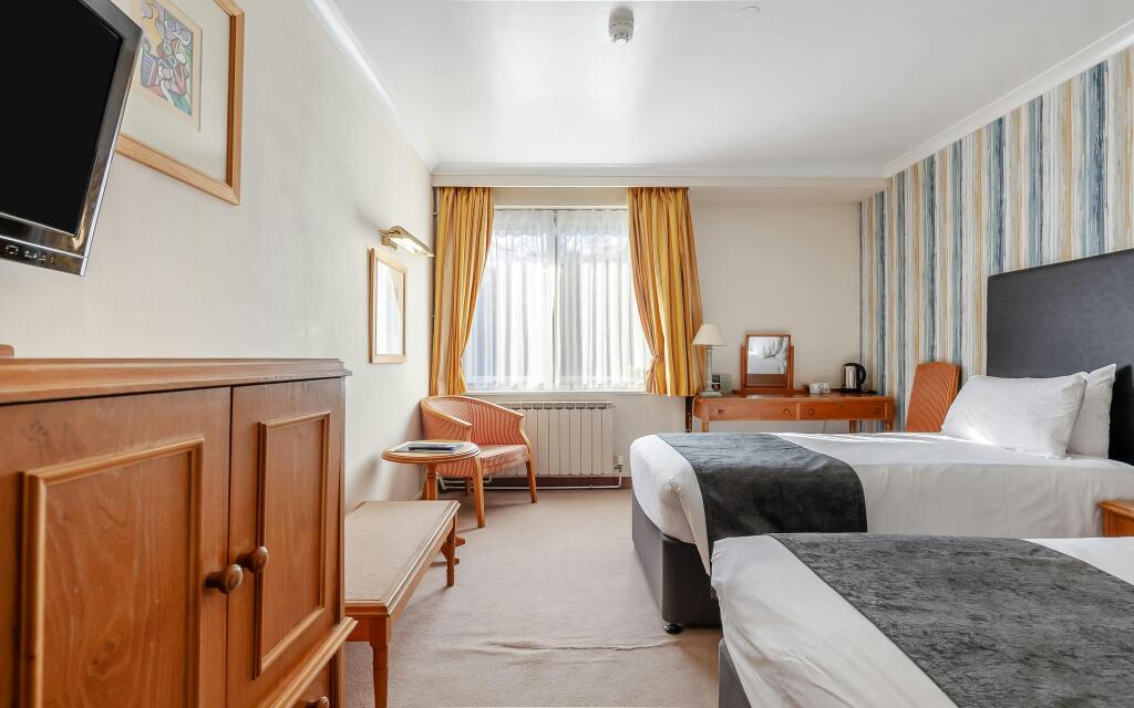 8685235-interior50.jpg