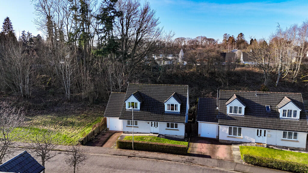 4-bed detached on Maxtone Court, Luncarty, Perth, £270,000