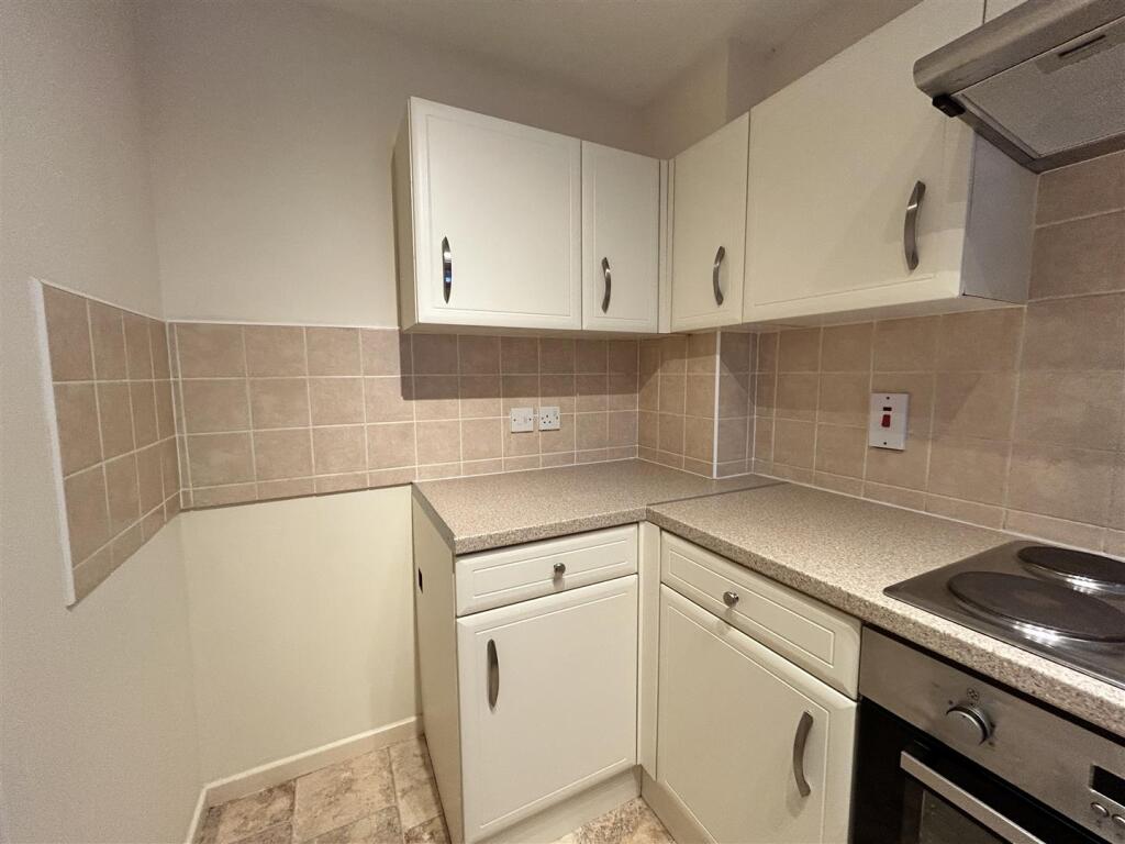 House in Chippenham, Pewsham - View 3