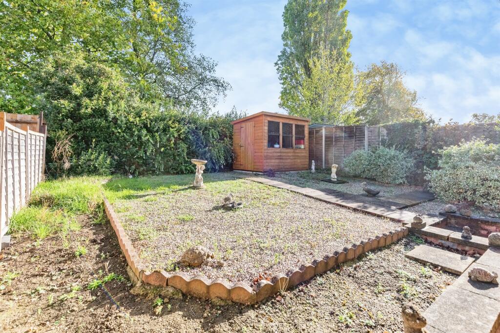 Grosvenor Way, Barton Seagrave, KETTERING photo 4
