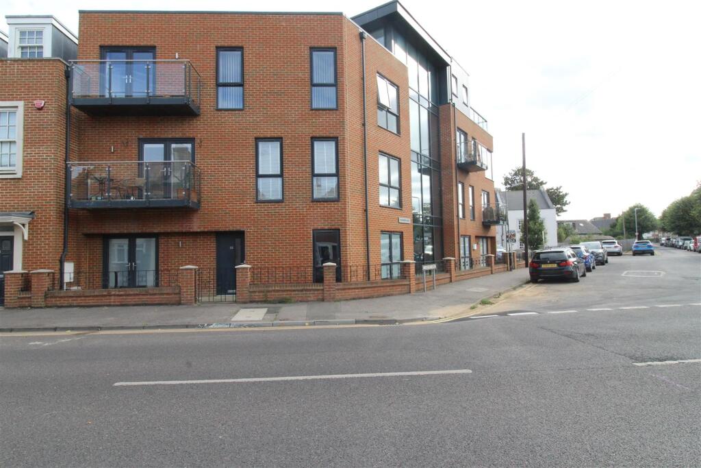 Main image of property: Avenue road, Herne bay