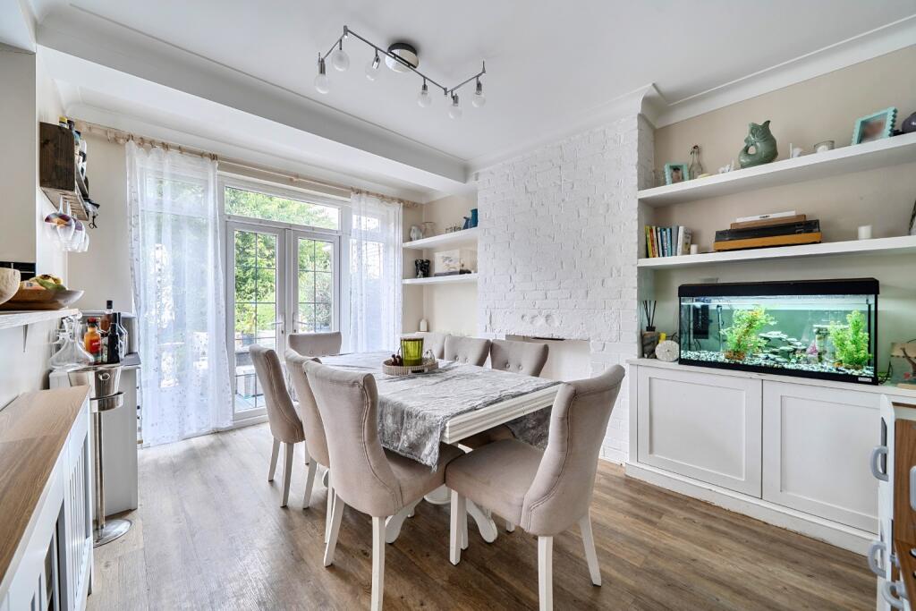 House in London, Royal Borough of Kingston upon Thames - More