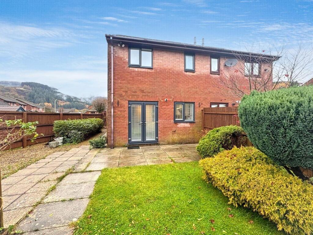 House in Rhondda Cynon Taff. CF42 6TT, Treorchy - More