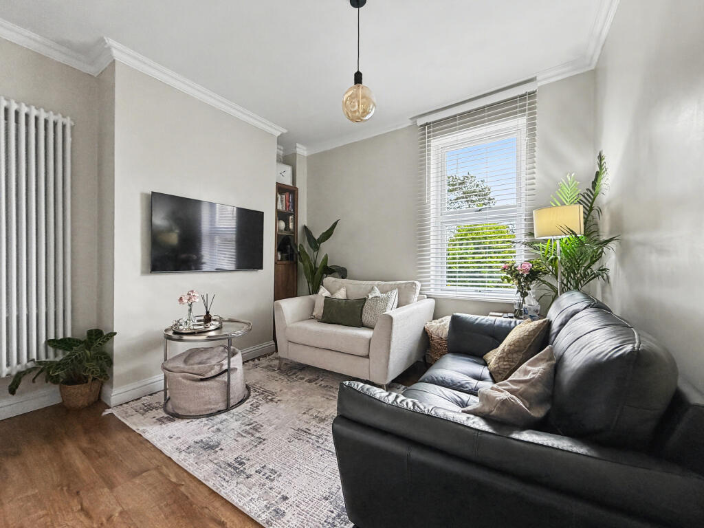 House in London - View 2