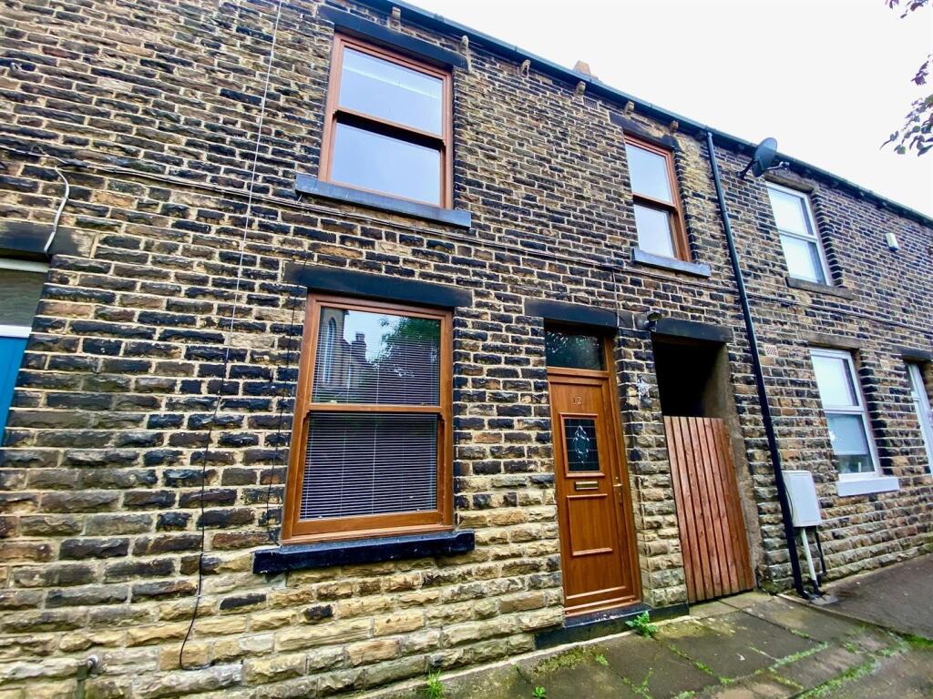 Main image of property: St Giles Road, Lightcliffe