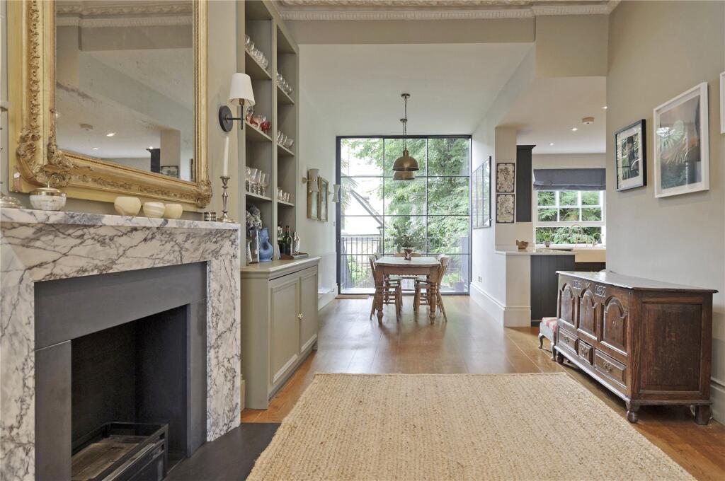 Apartment in London - View 2