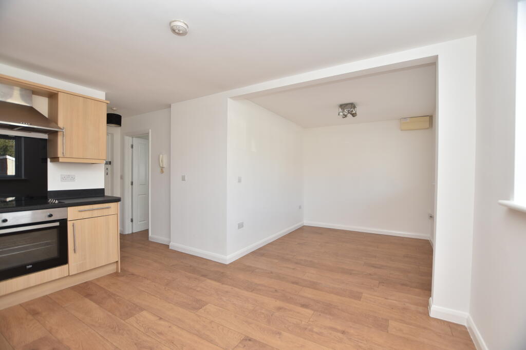 Apartment in Luton, Leighton-Linslade - View 4