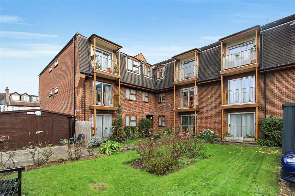 Chalkwell Park Drive, Leigh-on-Sea, Essex, SS9 photo 4