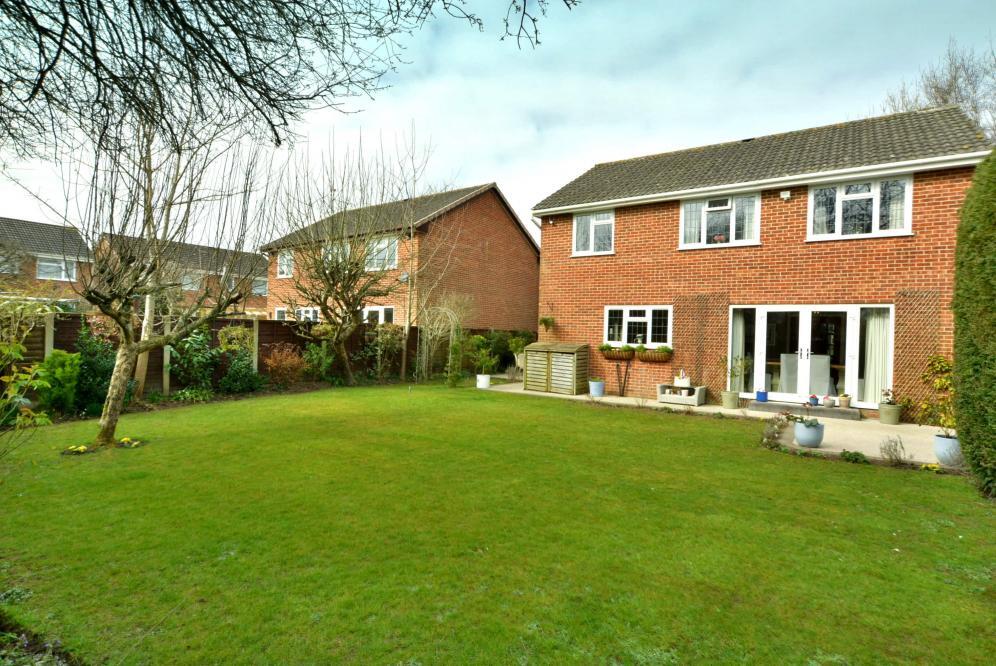Countess Close, Merley, Wimborne, BH21 1UJ photo 4