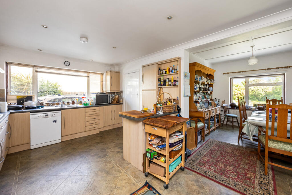 House in Worthing, Goring-by-Sea - More