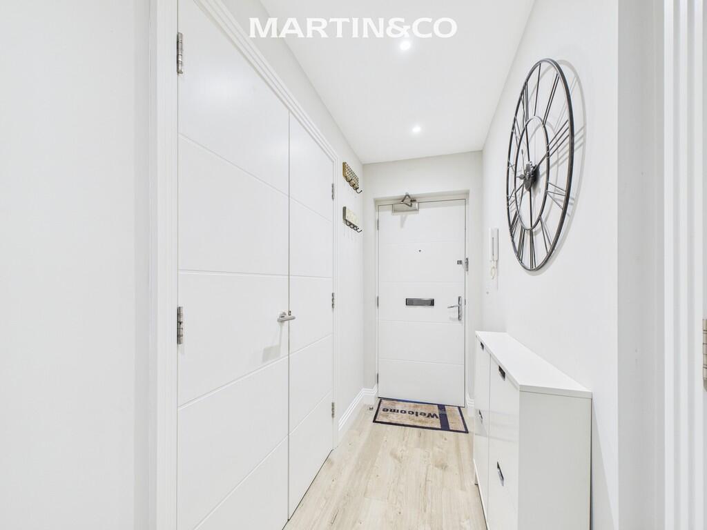 Apartment in Runnymede, Egham - View 5