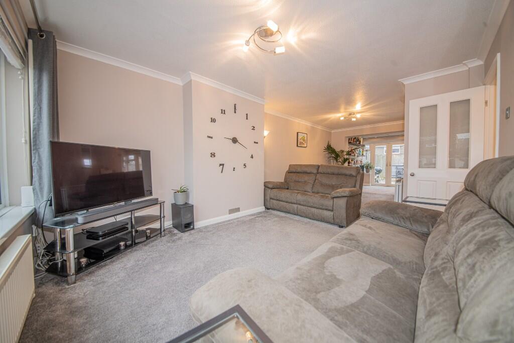 Carisbrooke Crescent, Chandlers Ford, SO53 photo 3